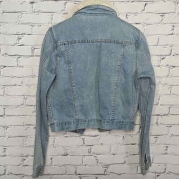 ASOS  DESIGN Denim Jacket with Borg collar size 6 - Picture 5 of 14